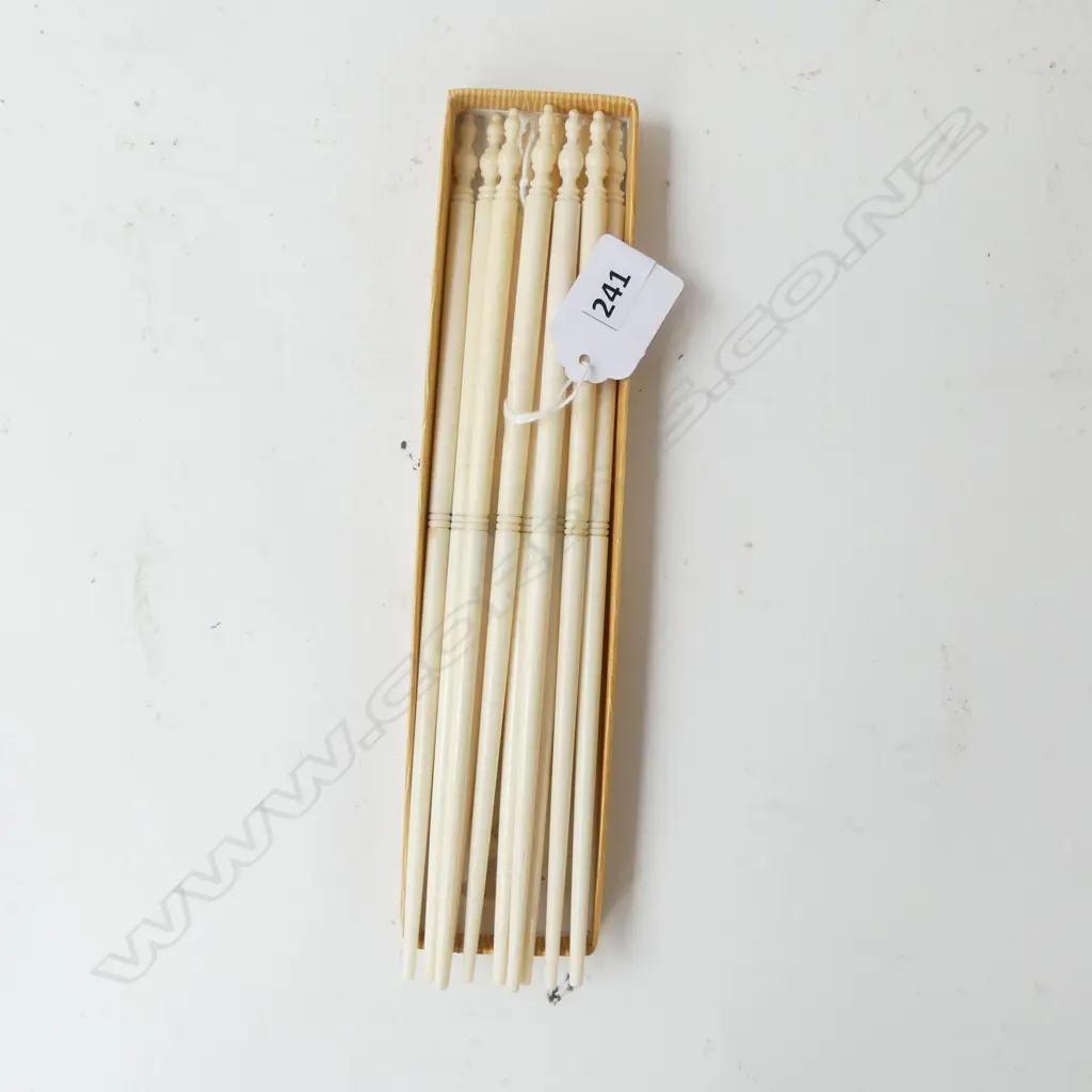 10 VINTAGE BONE CHOPSTICKS (NOT IVORY) Image 1++
