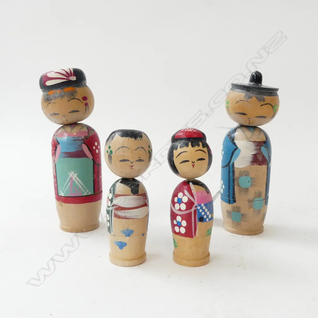 4 VINTAGE STACKING KOKESHI DOLLS Image 1++