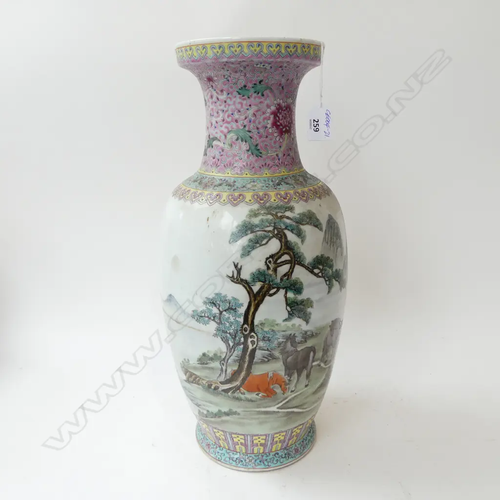 CHINESE PORCELAIN QUALITY VASE POLYCHROME ENAMEL W HORSES H.460mm Image 1++