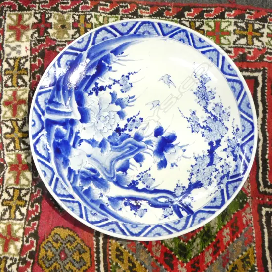 V. LGE VINTAGE JAPANESE BLUE & WHITE CHARGER 605mm dia