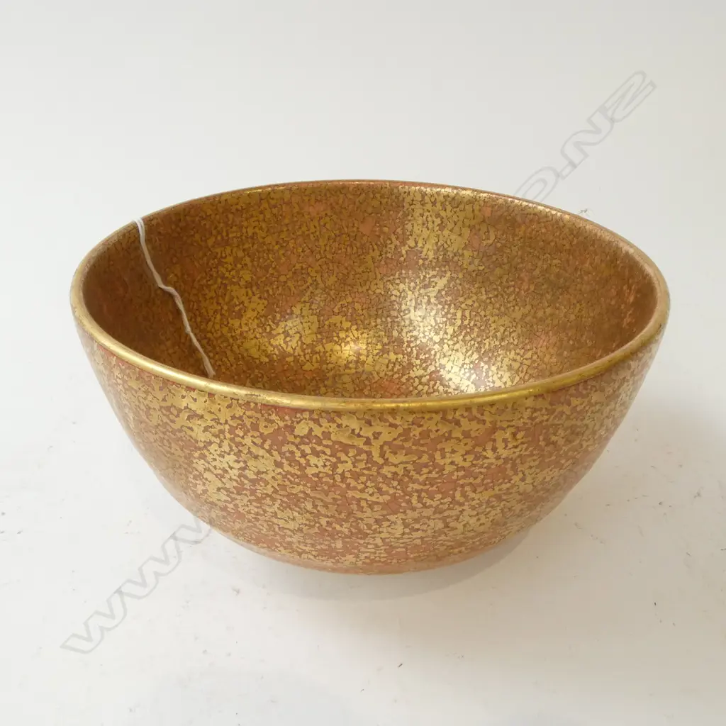 VINTAGE JAPANESE RED & GOLD SPECKLED GLAZED BOWL Dia.195mm Image 1++