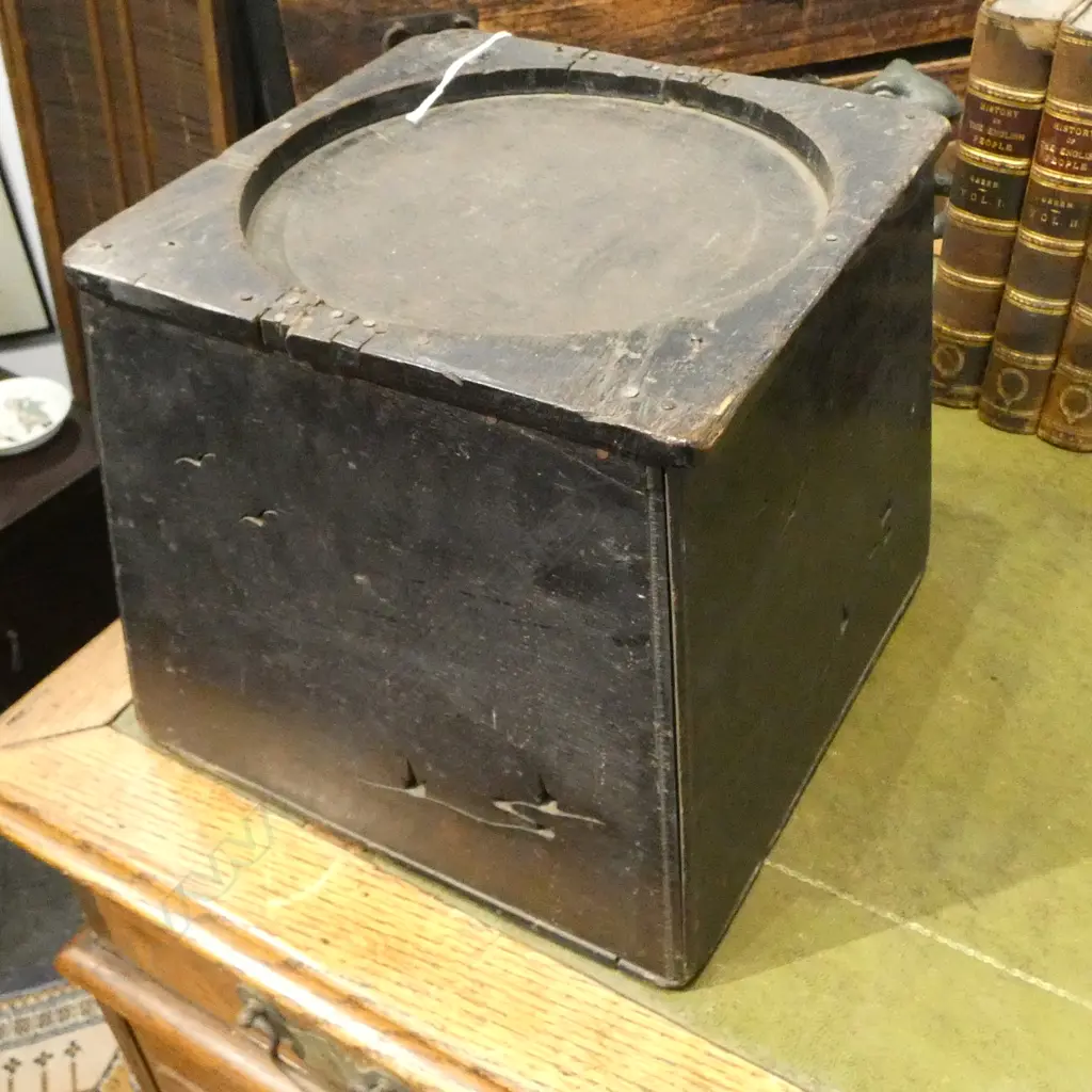 VINTAGE JAPANESE BLACK LACQUER DISPLAY STAND pierced decoration some faults H.240mm  Image 1++