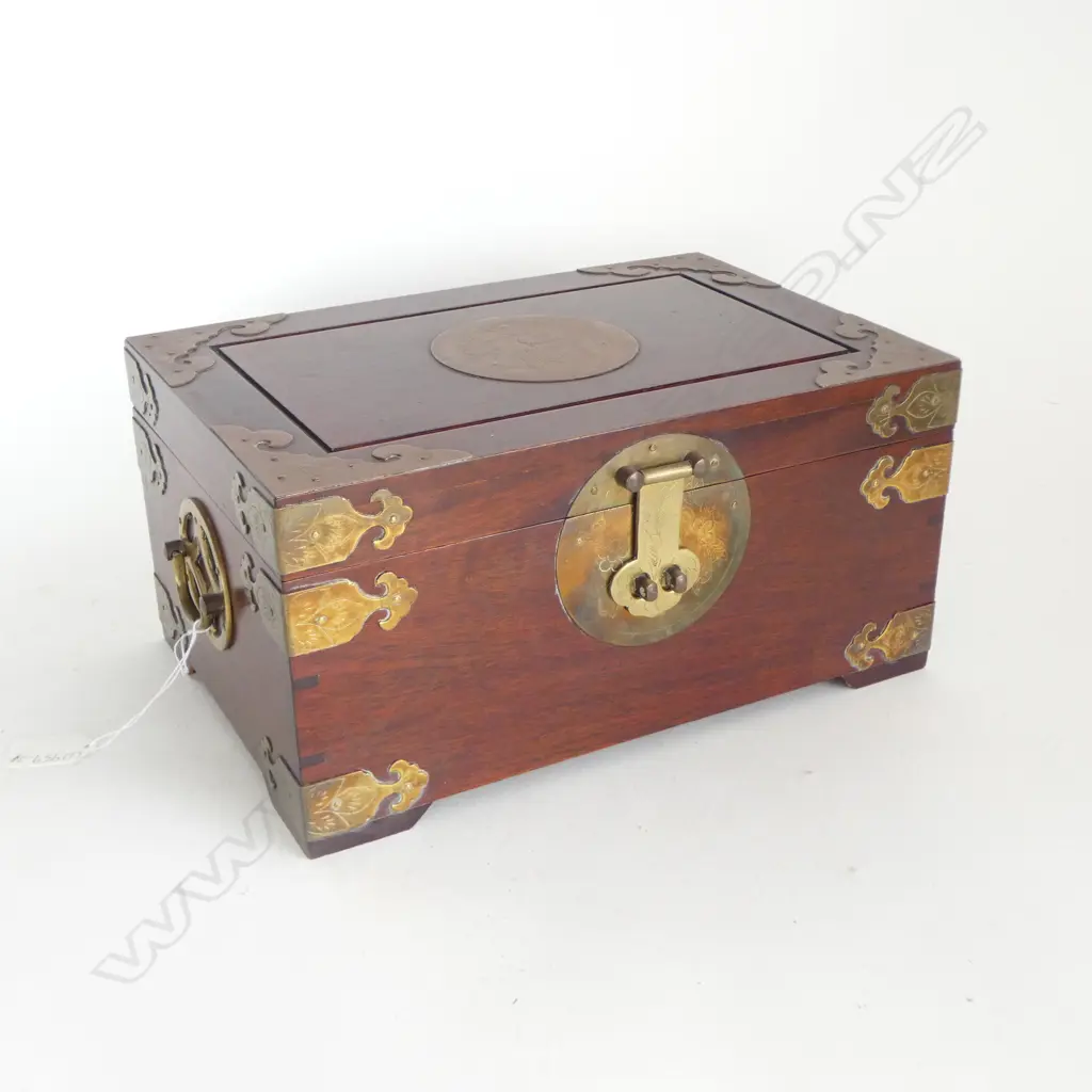 CHINESE ROSEWOOD JEWELLERY BOX WITH GOOD PATINA  Image 1++