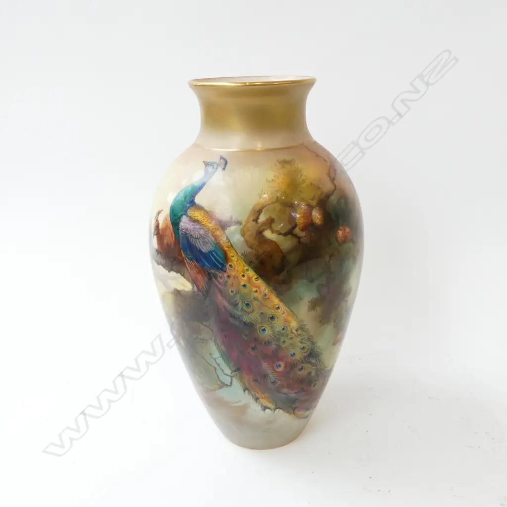 ROYAL WORCESTER HAND PAINTED PEACOCK VASE By WALTER SEDGLEY H.250mm Image 1++