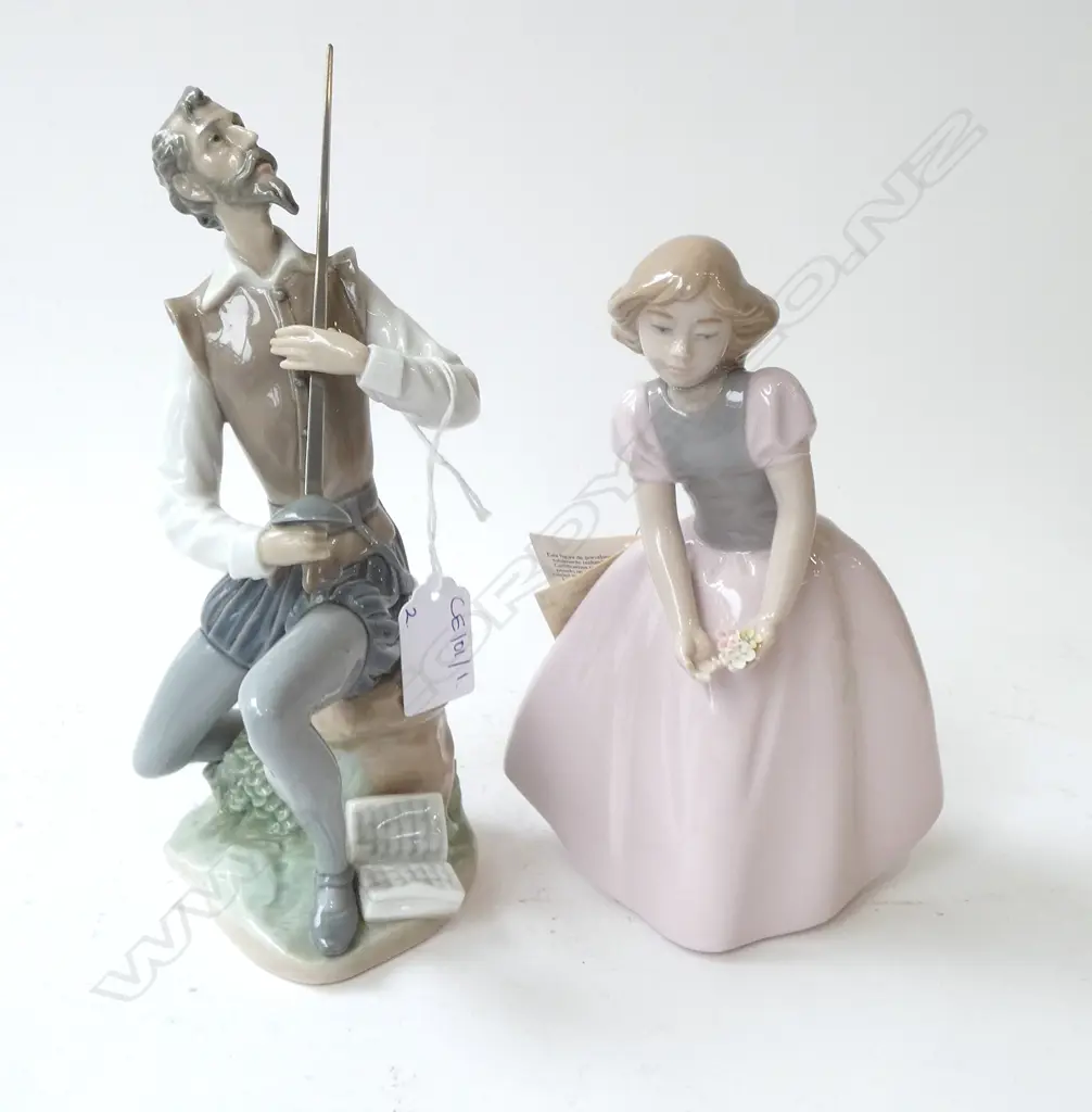 LLADRO #5357 DON QUIXOTE H.225mm + NADAL WOMAN (FINGER MISSING) Image 1++