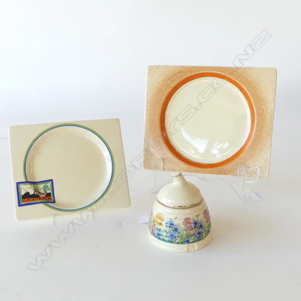 2 CLARICE CLIFF RECTANGULAR 'The Biarritz' PLATES & LIDDED HONEY BEEHIVE JAR H.100mm Image 1++