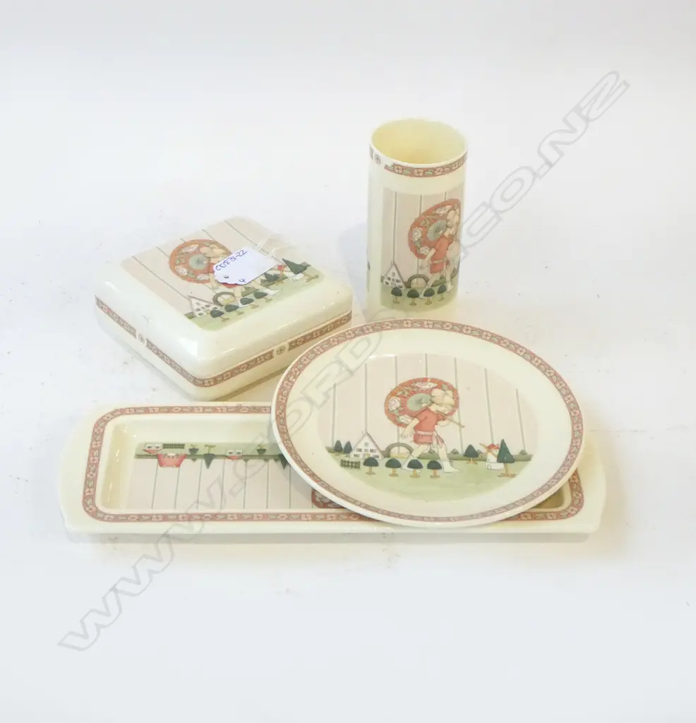 4 PCES. ROYAL MINTON 'GOLDEN DAYS' CHINA (SMALL CHIP TO VASE) Image 1++