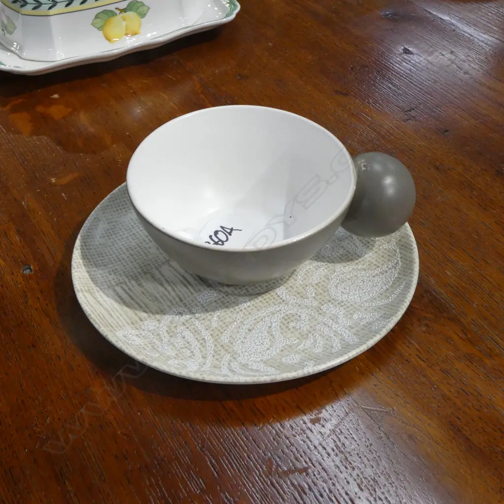 MONTERRY C/S DESIGNED BY DOROTHY THORPE  Image 1++
