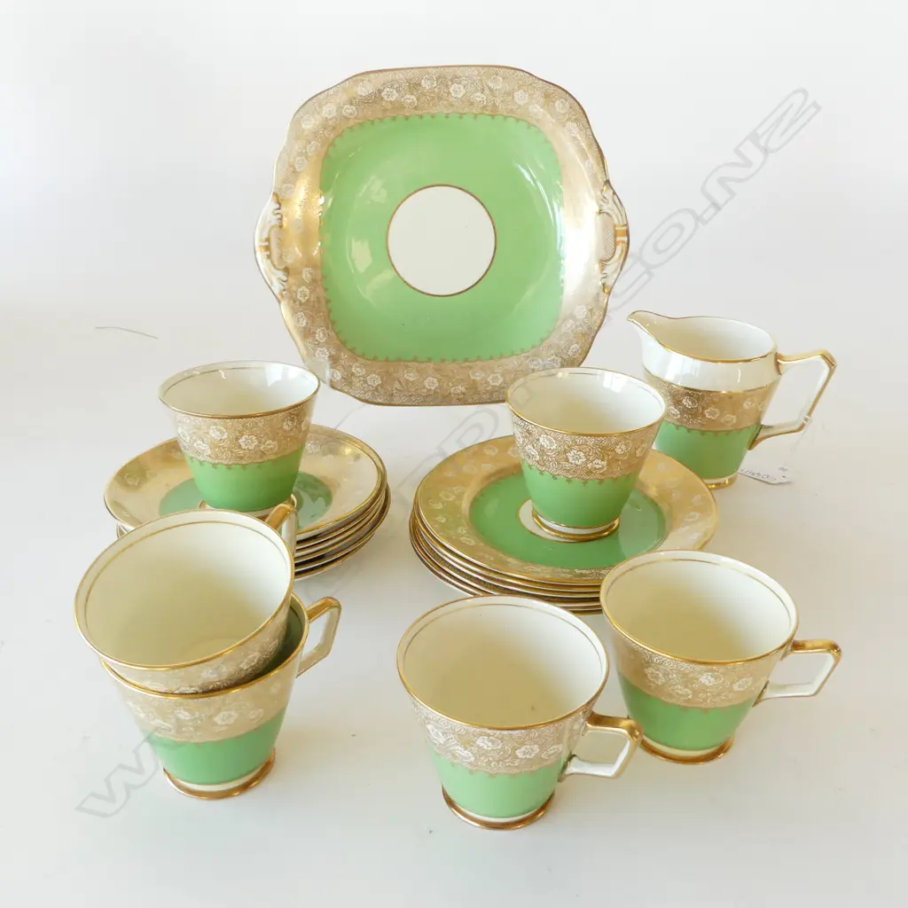 20 PCE GROSVENOR CHINA GREEN DECO TEA SET Image 1++