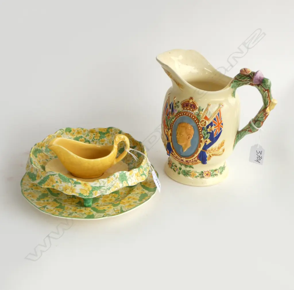 EDWARD VIII COMM. MUSICAL JUG, 2 PCES DUCAL WARE + SMALL CROWN DEVON GRAVY BOAT Image 1++