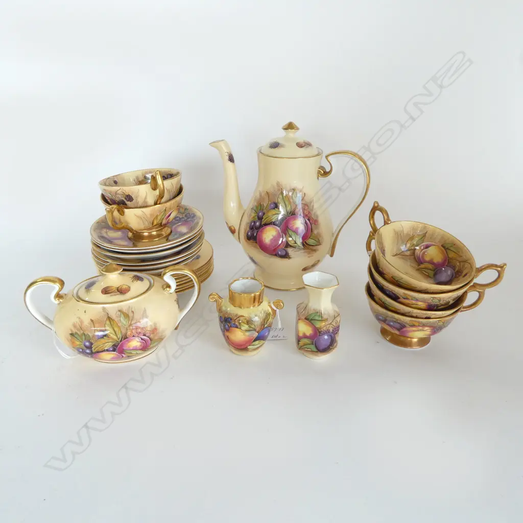 ANSLEY PAINTED FRUIT PATTERN COFFEE & TEASET WITH 6 C/S/P & 2 SMALL VASES  Image 1++