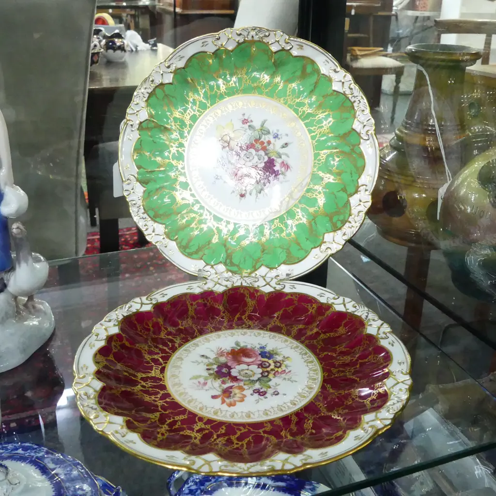 PAIR OF HAMMERSLEY FLORAL CABINET PLATES SIGNED F. HOWARD, D.220MM Image 1++