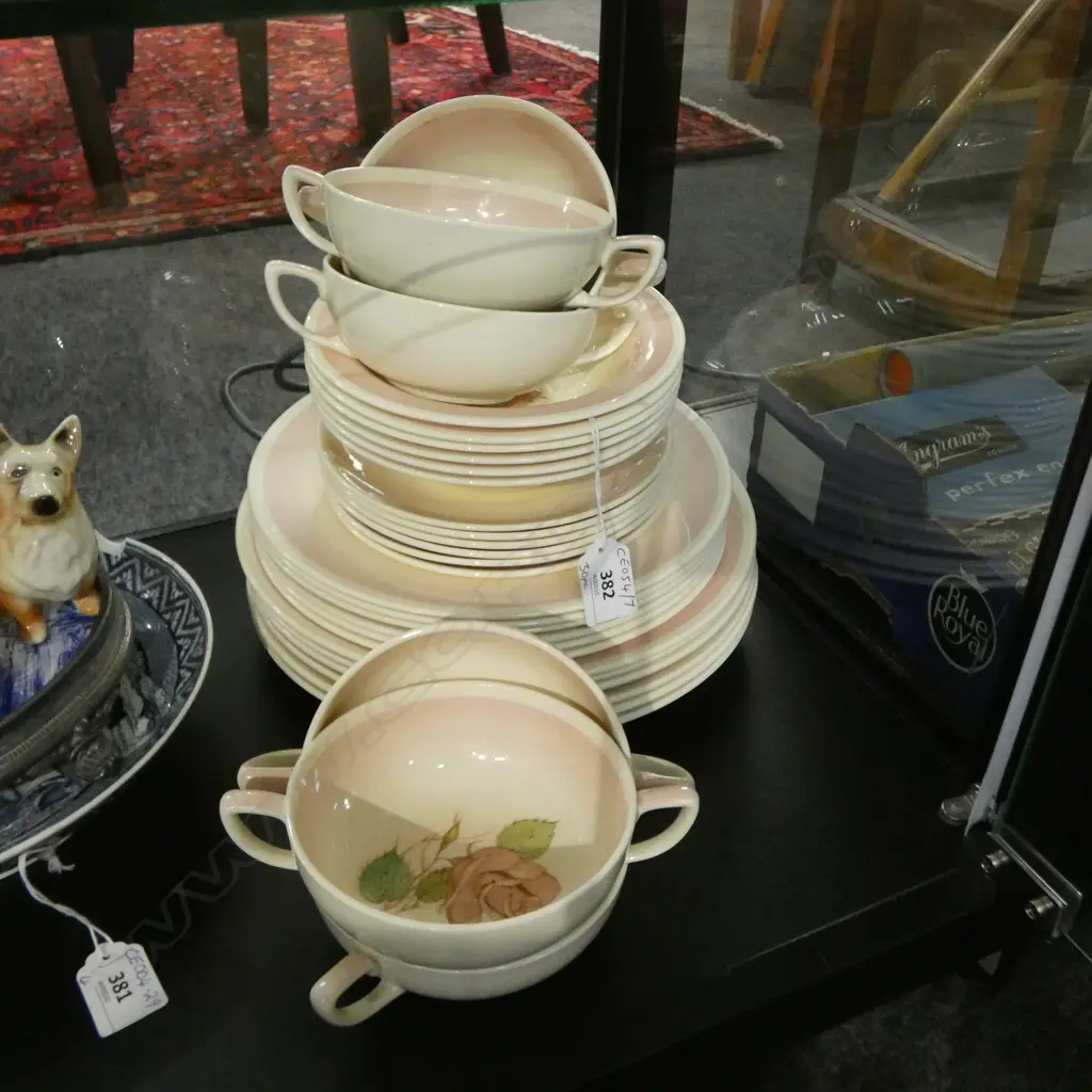 30 PC SUSIE COOPER PINK ‘PATRICIA ROSE’ DINNER SET 6 PLACE SETTING, D.255MM Image 1++