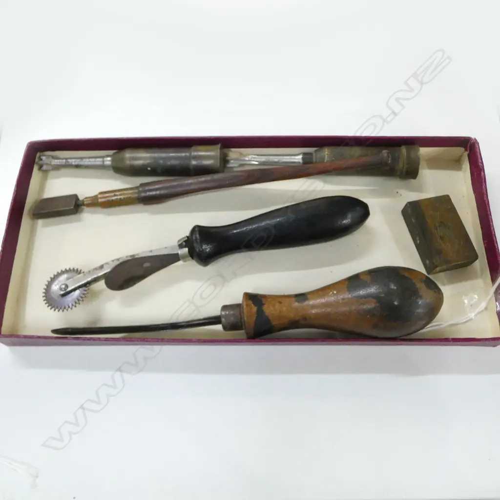 ANTIQUE TOOLS – NICHOLSON LONDON GLASS CUTTER, BRASS SEAL, ETC Image 1++