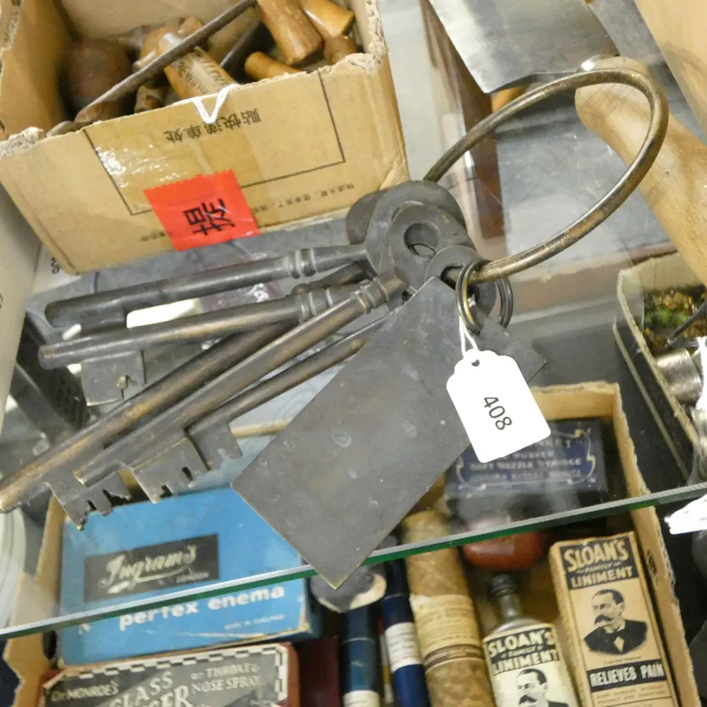 ALCATRAZ BRASS SOUVENIR KEYS Image 1++