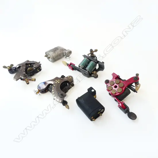 SIX TATTOO MACHINES + ACCES