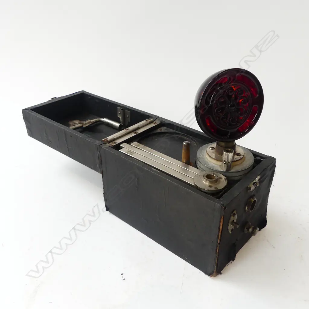 MINITURE CASED GRAMAPHONE 100X160X130mm Image 1++
