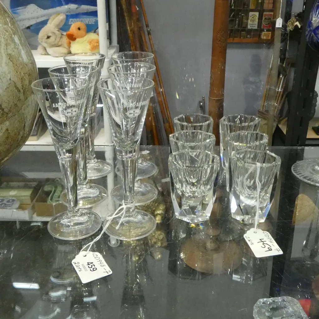 12 SHOT GLASSES, 6 MURANO & 6 NORWEGIAN AALBORG AKAVIT Image 1++