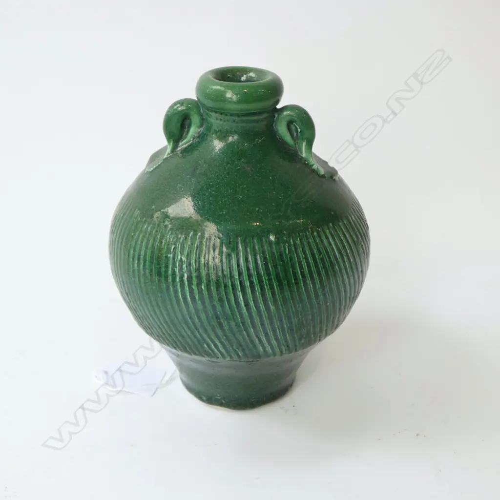 WARREN TIPPETT? GREEN GLAZED INCISED POTTERY VASE H.180mm Image 1++