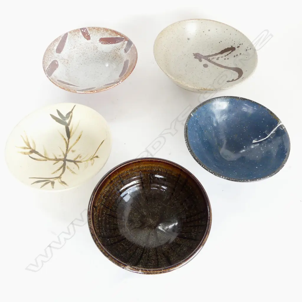 5 NZ STUDIO POTTERY BOWLS Image 1++