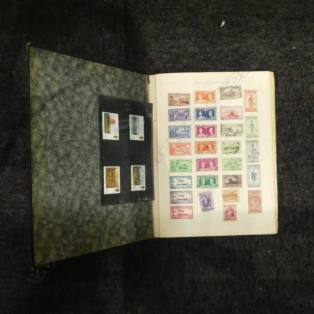 EARLY 20thC WORLD STAMP ALBUM Image 1++