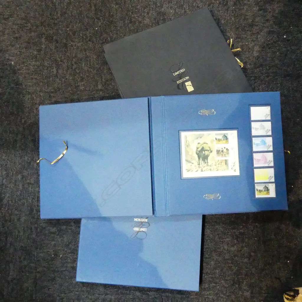 2 LTD. ED. CASED NZ STAMP ALBUMS 'A NEW BEGINNING' + 'NEW ZEALAND ART' Image 1++