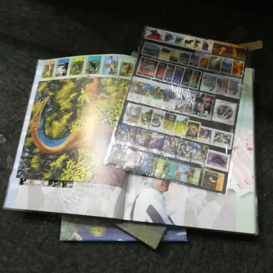 2 AUSTRALIAN STAMP ALBUMS, 1993 YEAR BOOK, 1914-1985 COLLECTION