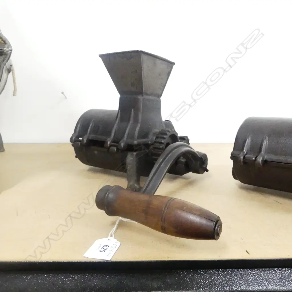 (2023) ANTIQUE 1859 CAST IRON MEAT CUTTER L.300mm Image 1++