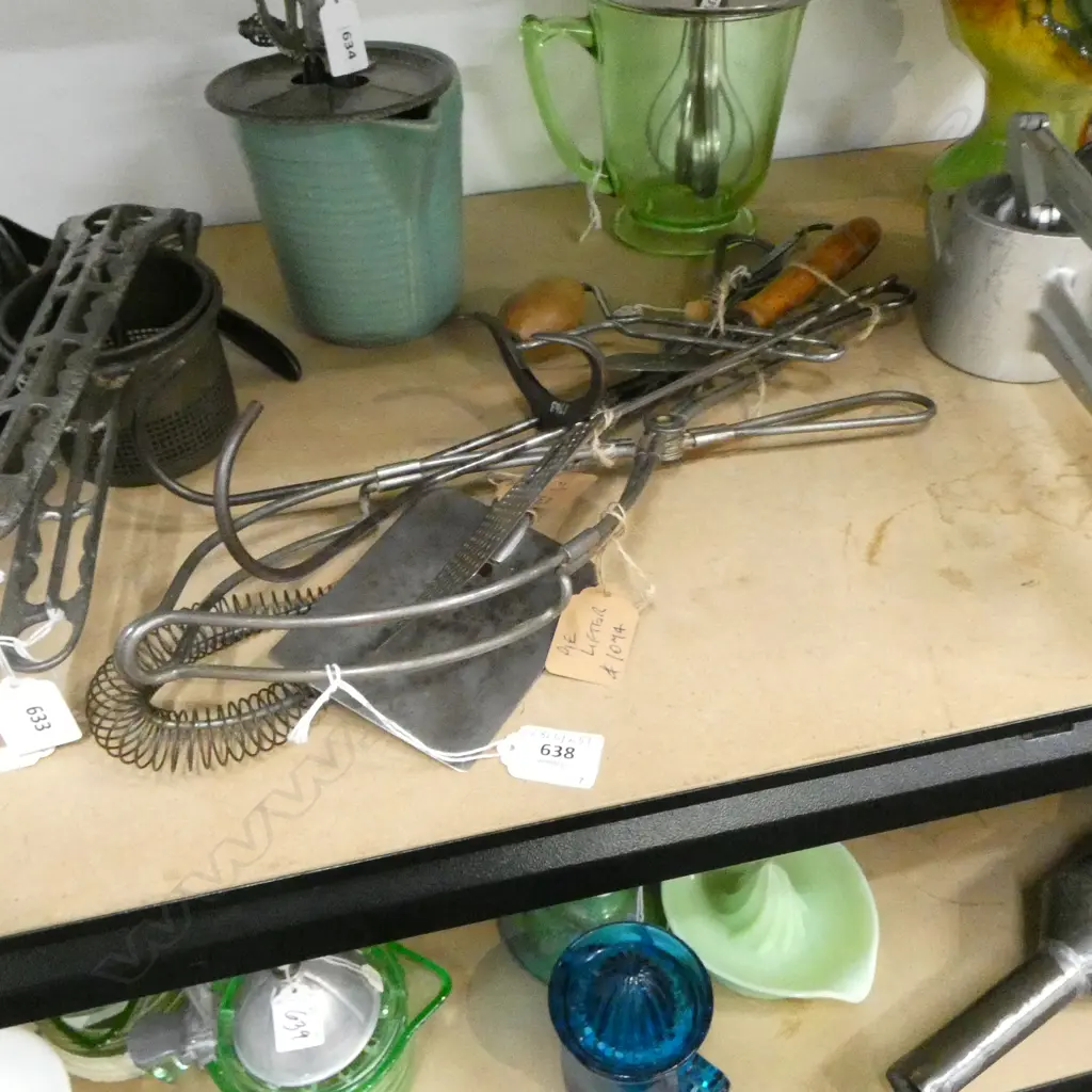 2418/2101/1331/1074/3744/1063/1763  COLLECTION OF VINTAGE KITCHEN IMPLEMENTS Image 1++