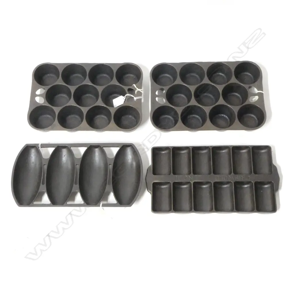 57/56/2420/1366  4 VINTAGE CAST IRON GEM TRAYS L320MM Image 1++