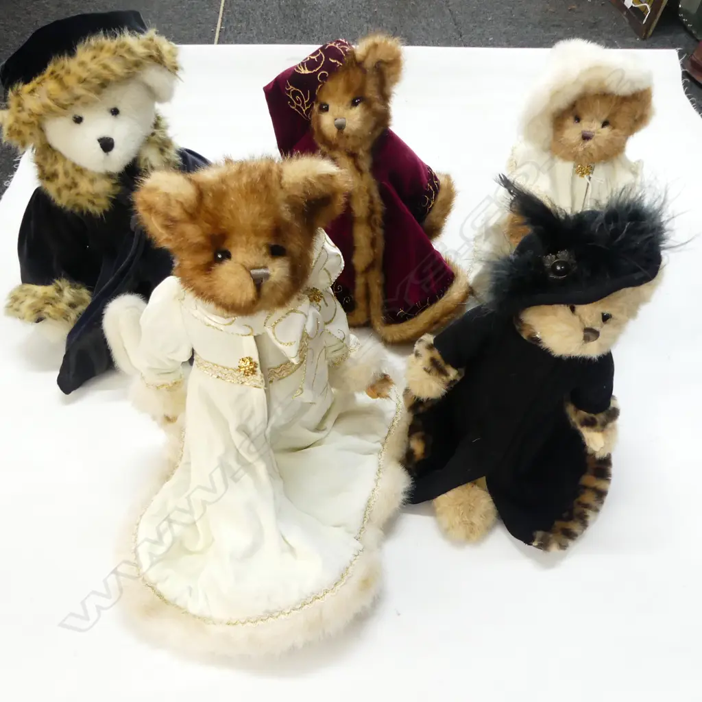 5 DRESSED TEDDY BEARS ON STANDS H.350mm Image 1++