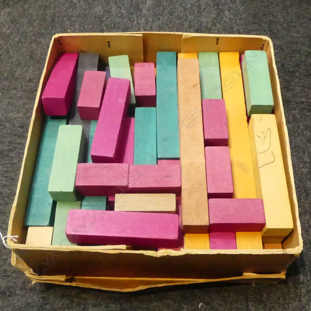 CUISENAIRE CHILDS WOODEN BLOCK SET, BOXED Image 1++