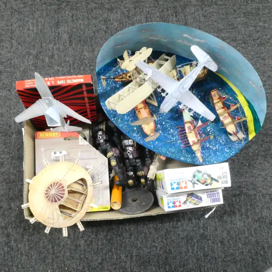 ASST. MODELS & FIGURINES