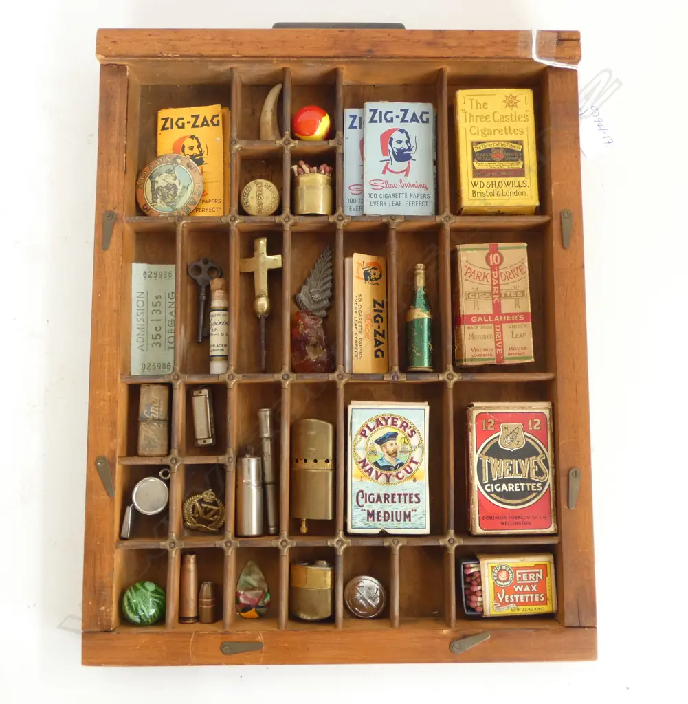 OLD PRINTERS SMALL TRAY WITH OLD COLLECTABLES: Zig-zag + cigarettes + military pces + marbles etc H.370mm   Image 1++