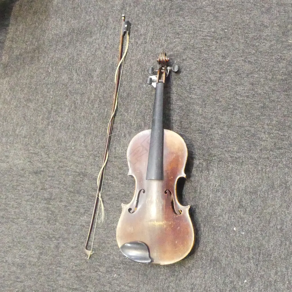 VINTAGE VIOLIN W.BOW; NEEDS RESTORATION WORK L.600mm Image 1++