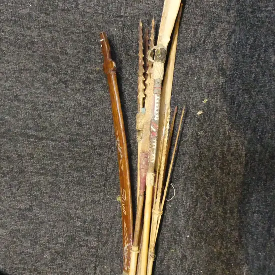 PNG BOW L950MM & 5 DIFFERNT TIPPED ARROWS 