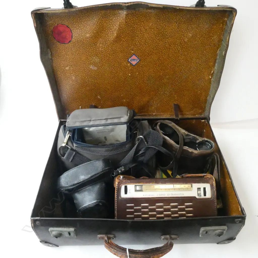 SUITCASE w. ASAHI PENTAX SPOTMATIC CAMERA, NATIONAL TRANSISTOR RADIO, BINOCULARS ETC Image 1++
