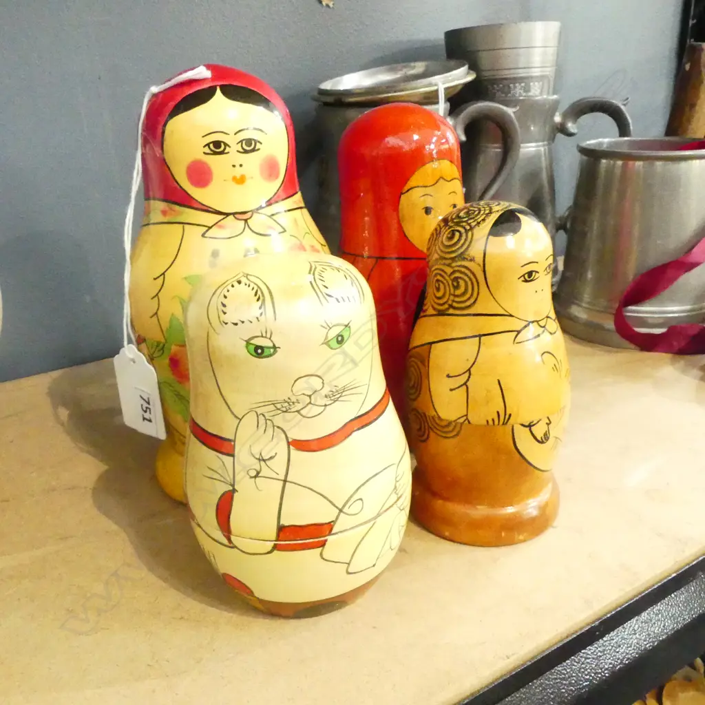 4 NESTING DOLLS (3 Matryoshka) H.160mm Image 1++