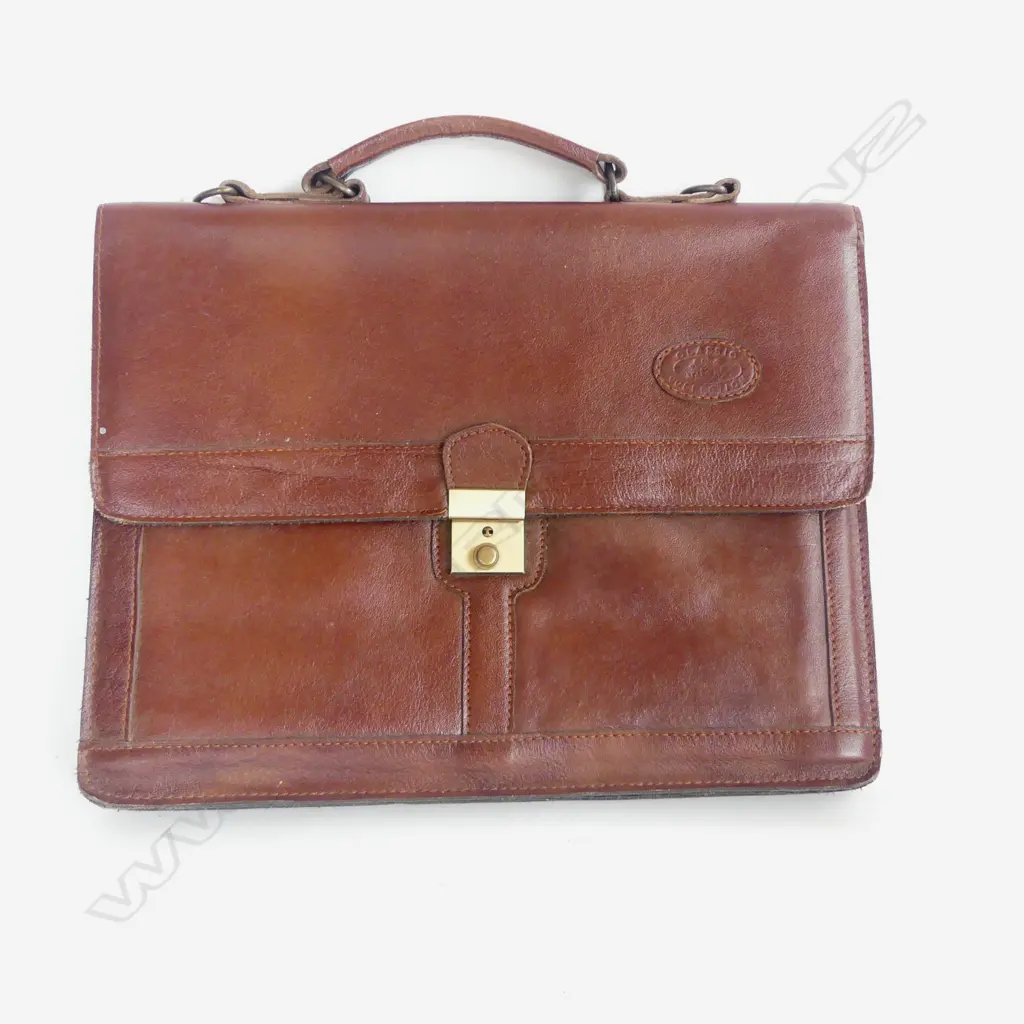 'CLASSIC COLLECTION' LEATHER SATCHEL W.385mm Image 1++