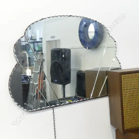 LG DECO MIRROR 570x860mm