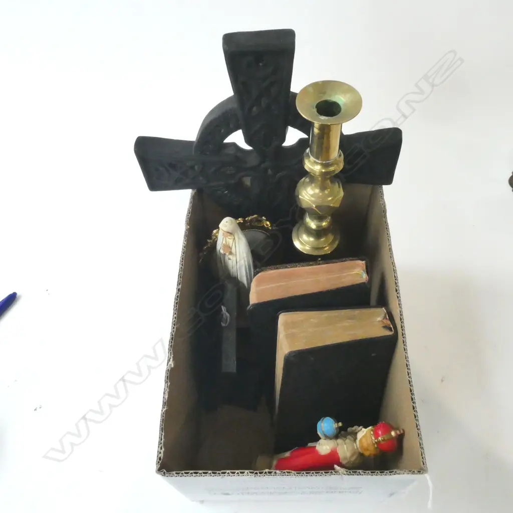 ASST. RELIGIOUS ITEMS; BIBLES, ETC Image 1++