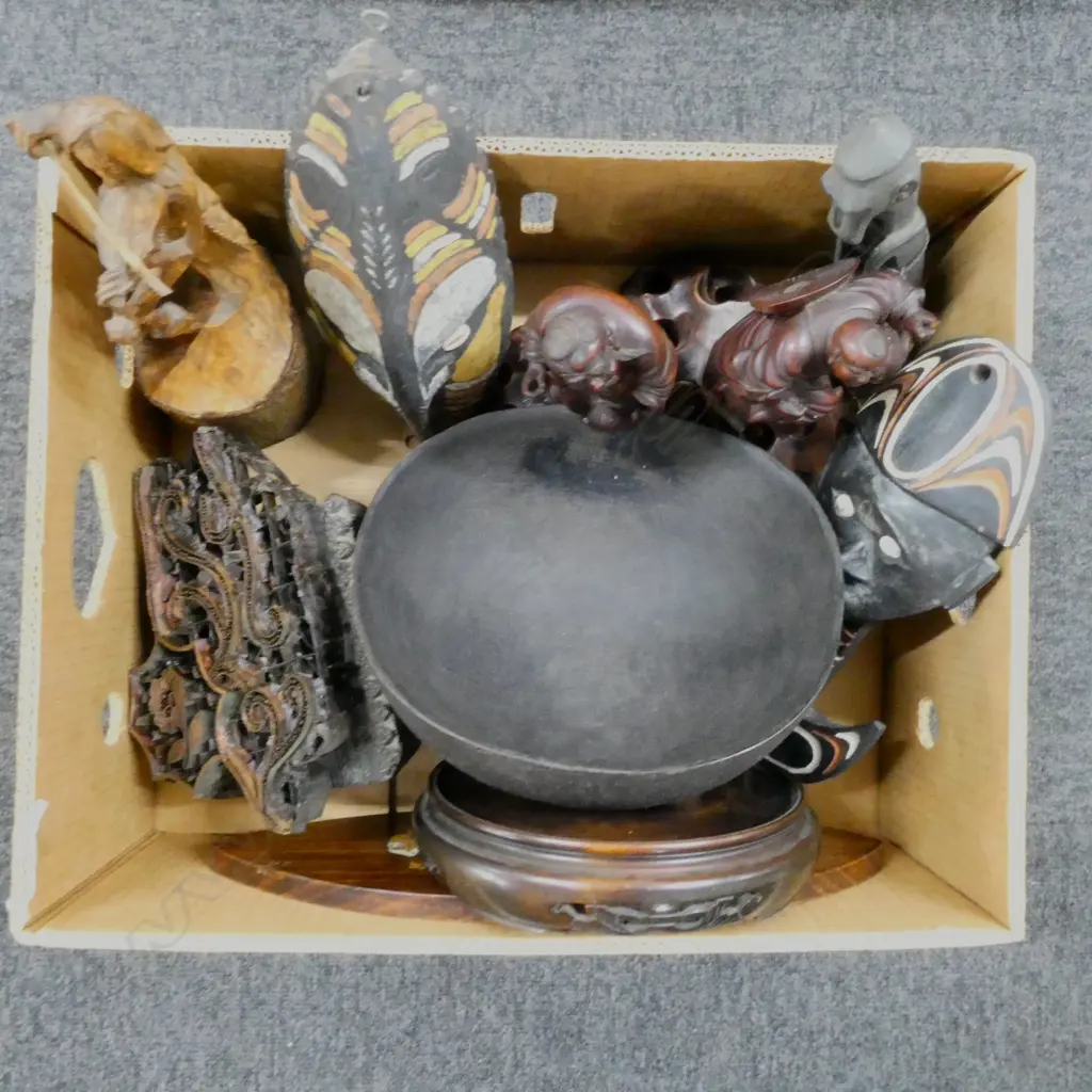 COLLECTION OF CARVED WOOD ITEMS BATIK BLOCK CHINESE FIGURES + INDIAN INLAID PLAQUE ETC Image 1++