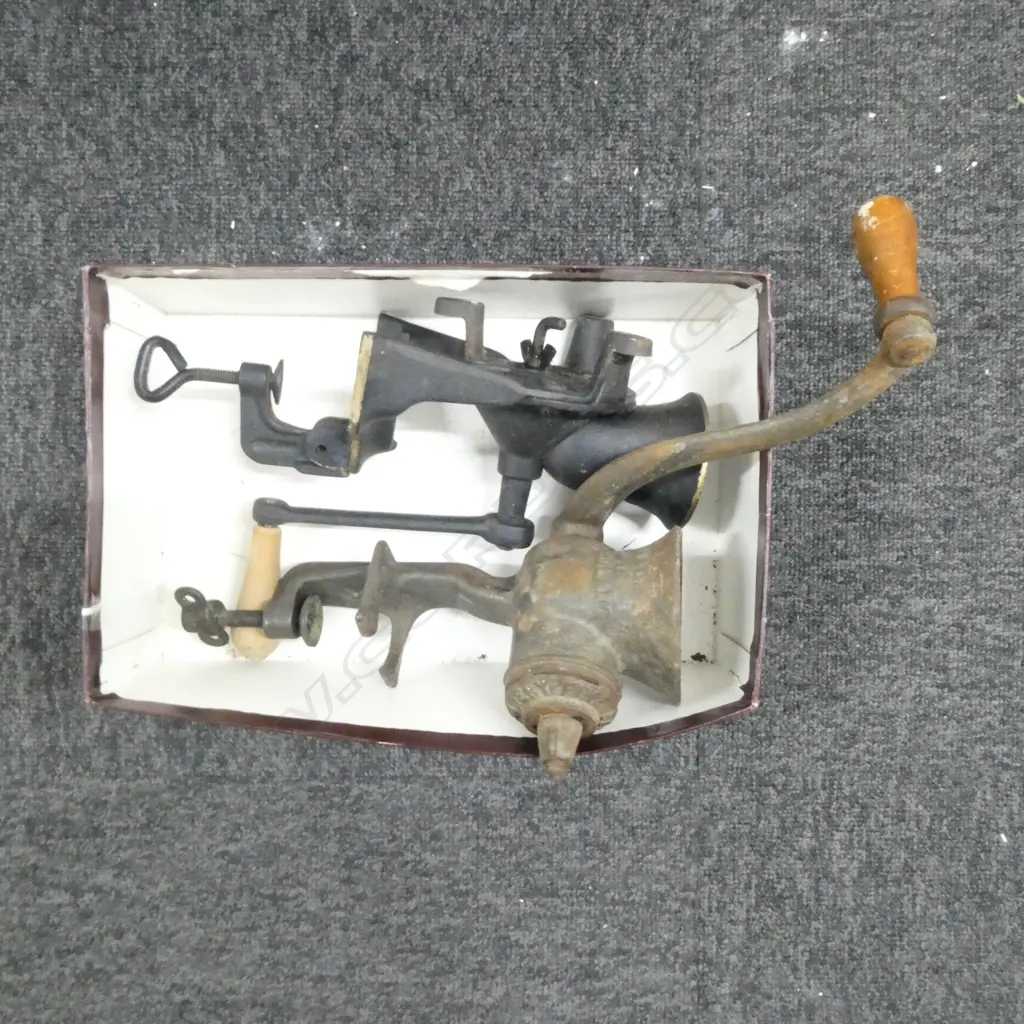 2 VINTAGE KITCHEN UTENSILS; MINCER & COFFEE GRINDER Image 1++