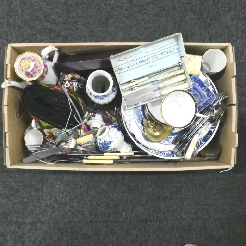 ASST. CHINA; DELFT, DOULTON CABINET PLATES, OLD COUNTRY ROSES DEMI TASSE PART SET ETC Image 1++