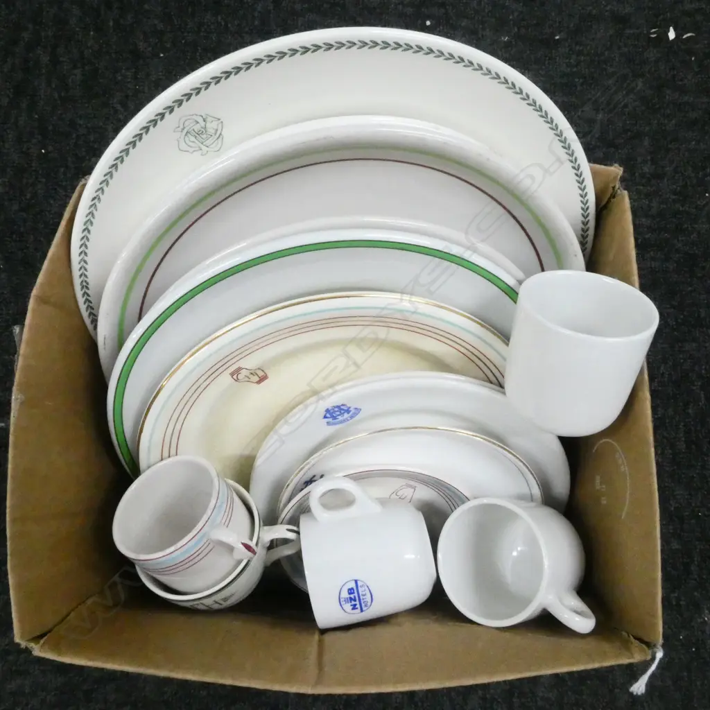 ASST. CRESTED HOTEL WARE; PLATES ETC Image 1++