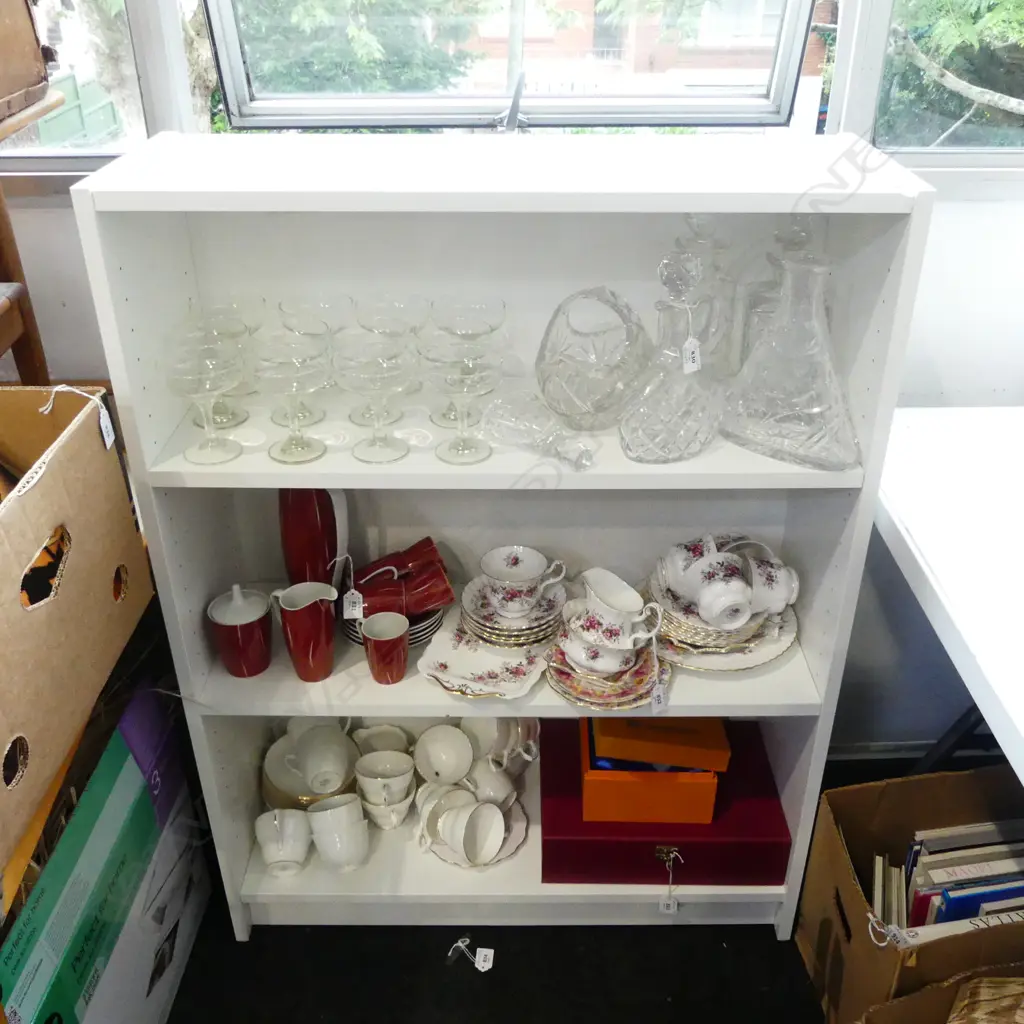 WHITE MODERN BOOKSHELF & MODERN CUBBIES UNIT  Image 1++