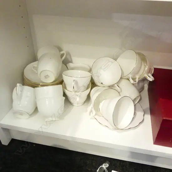 LOT ASST WHITE C/SAUCERS