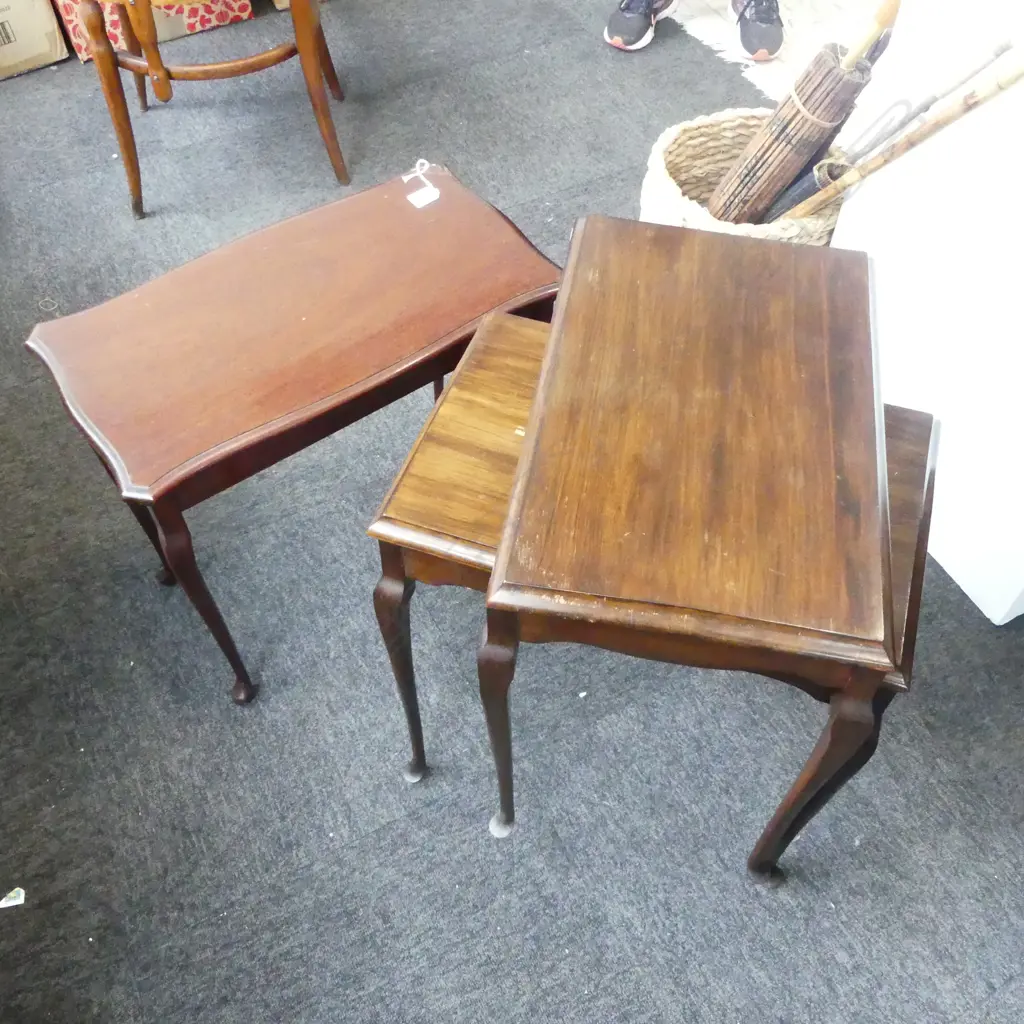 3 MAHOGANY SIDE TABLES W.550mm Image 1++