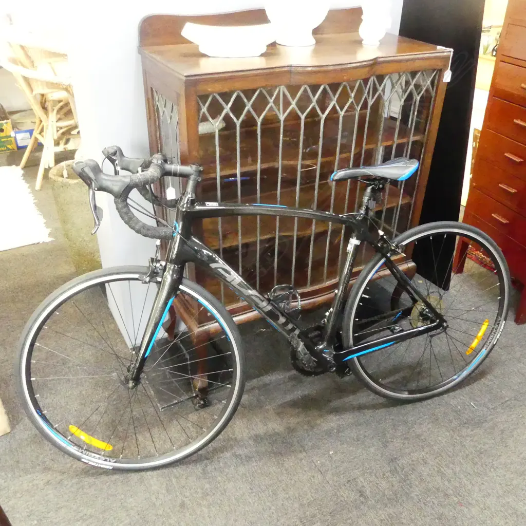 CARBON FIBRE ROAD BIKE [FULL SIZE] Image 1++