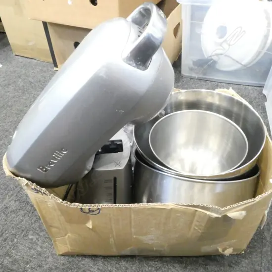 BREVILLE ELECTRIC MIXER